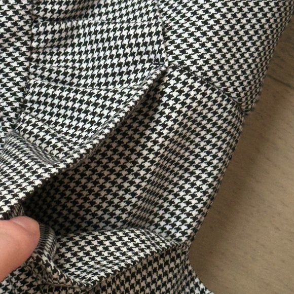 Houndstooth Mini Skirt - Picture 5 of 5